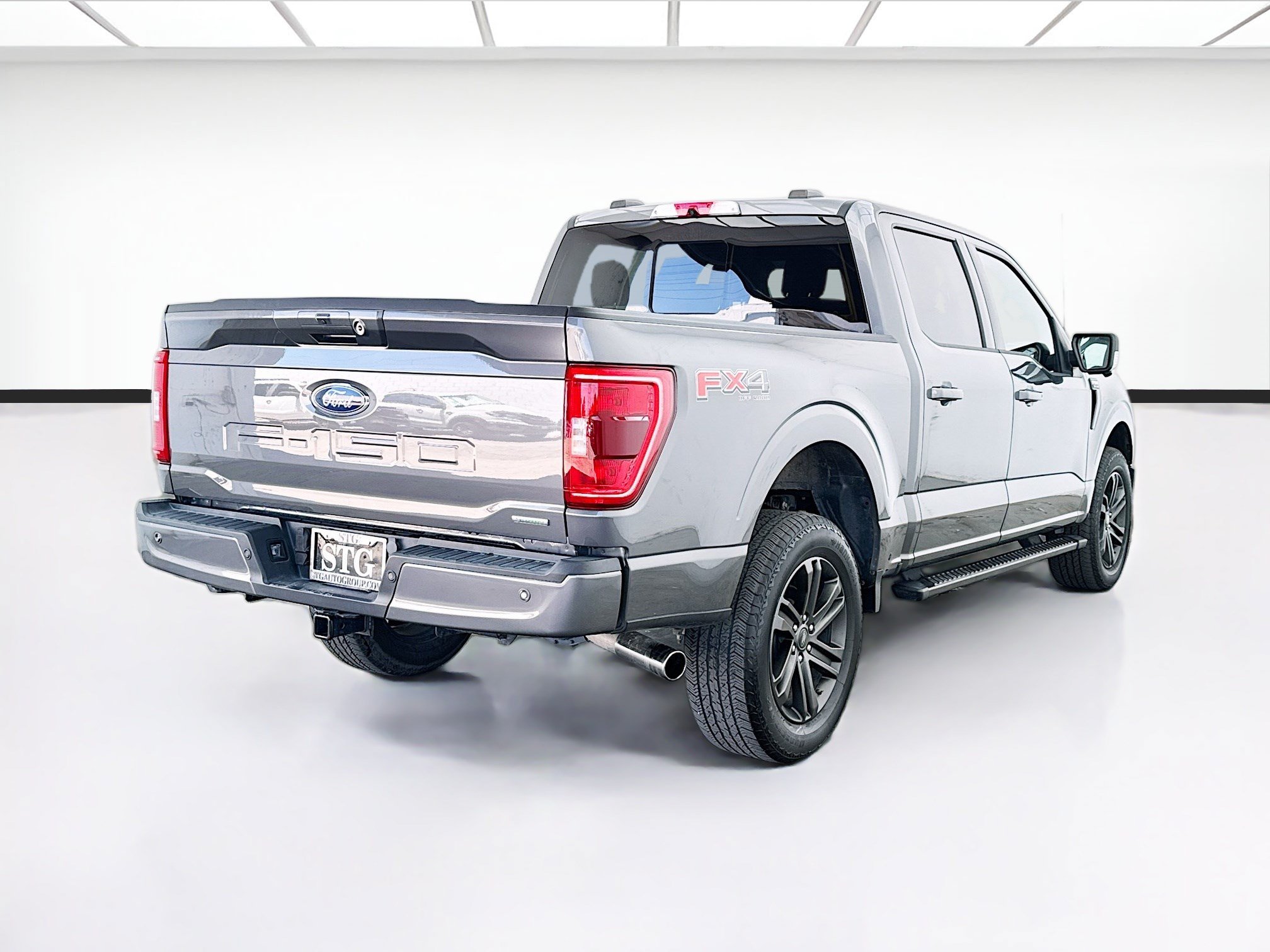 Used 2022 Ford F150 XLT w/ Equipment Group 302A High AWD/4WD image 4