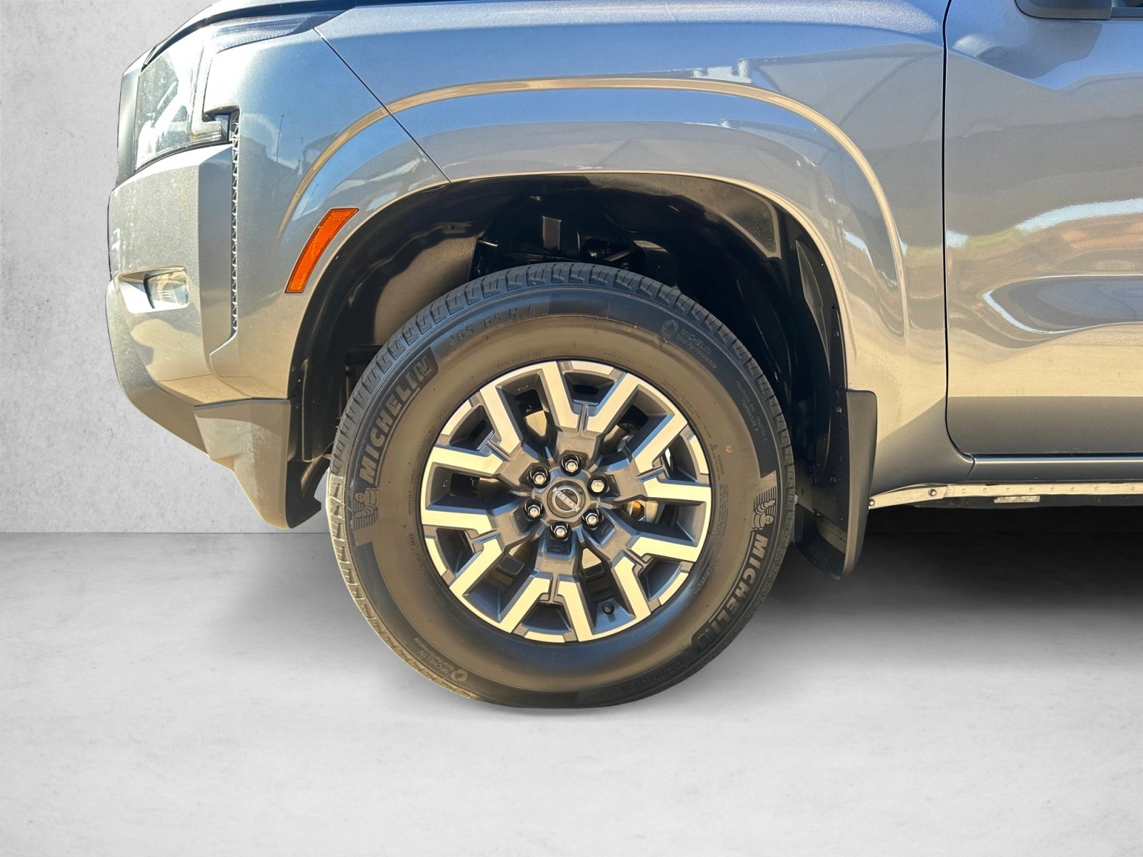 Used 2023 Nissan Frontier SV w/ SV Convenience Package AWD/4WD image 9