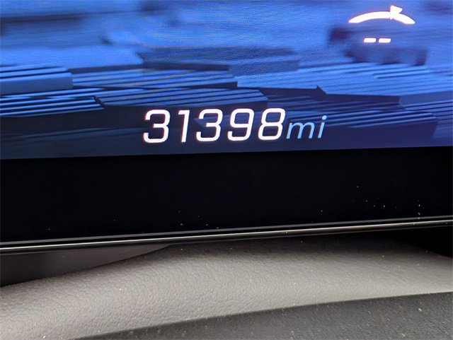 Used 2025 Chevrolet Suburban Z71 image 19