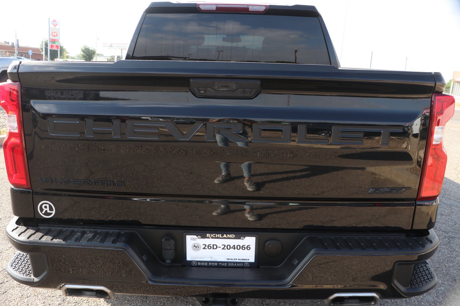 Used 2023 Chevrolet Silverado 1500 RST w/ Z71 Off-Road Package AWD/4WD image 6