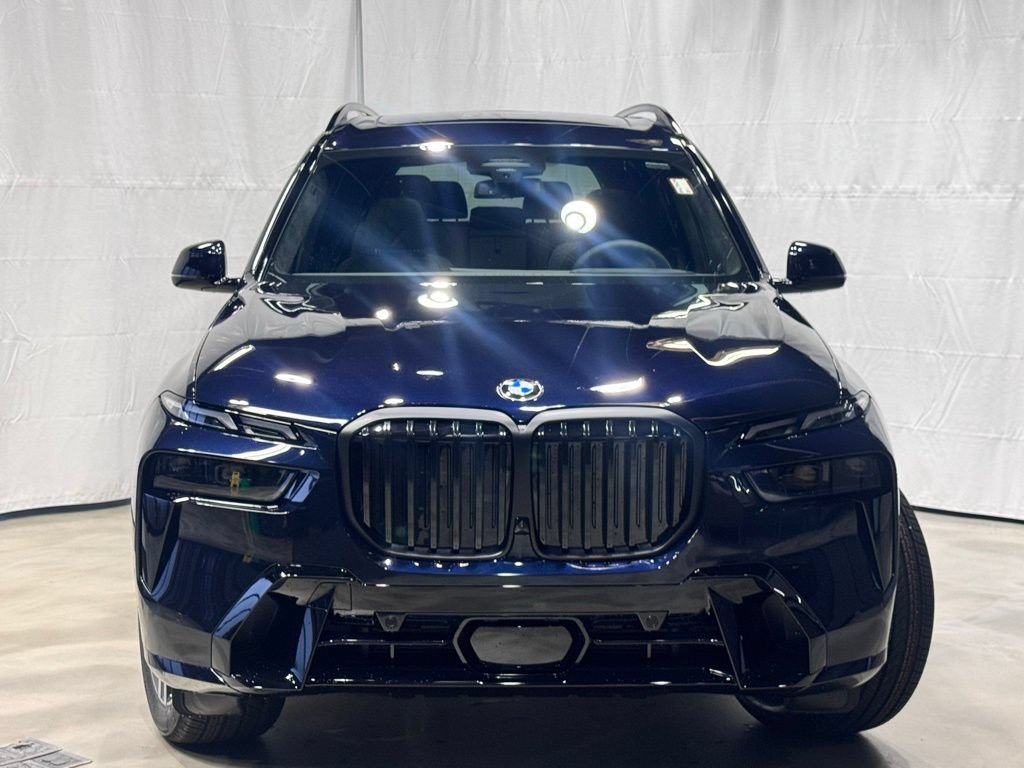 Used 2026 BMW X7 xDrive40i w/ M Sport Package AWD/4WD image 2