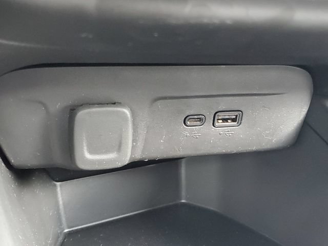 Certified 2025 Chevrolet Trax LS FWD image 26