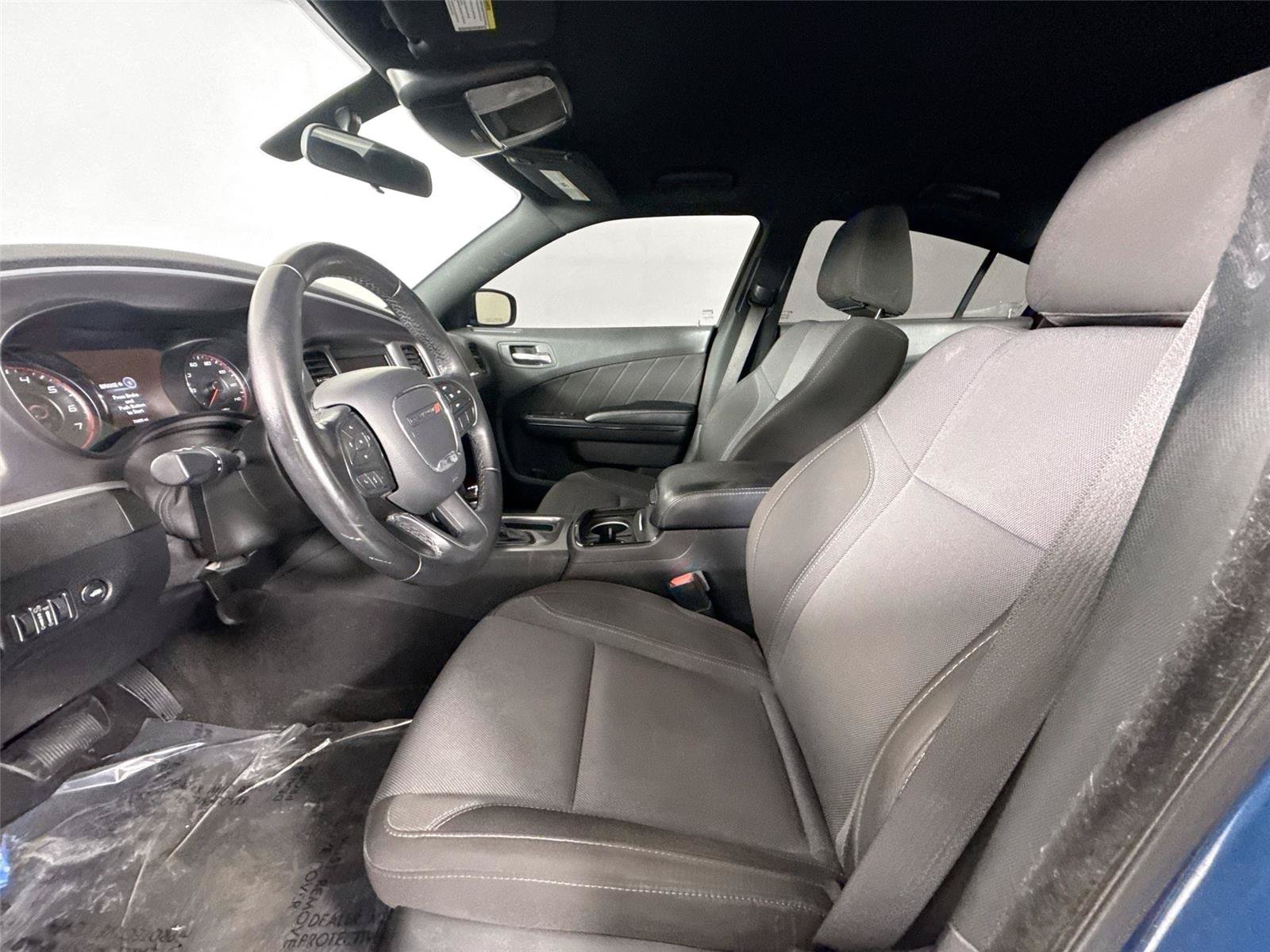 Used 2021 Dodge Charger SXT w/ Blacktop Package RWD image 3