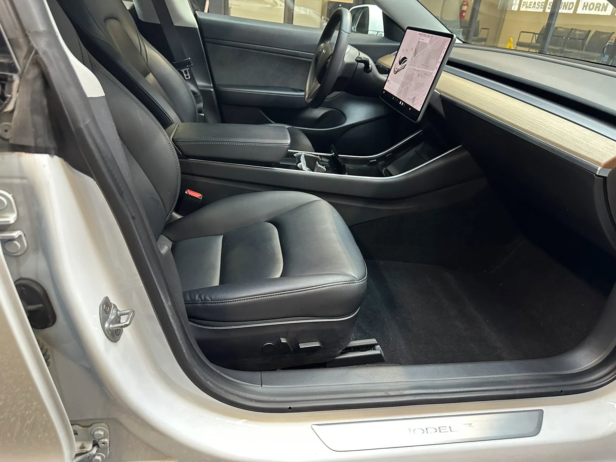 Used 2020 Tesla Model 3 Standard Range Plus image 30