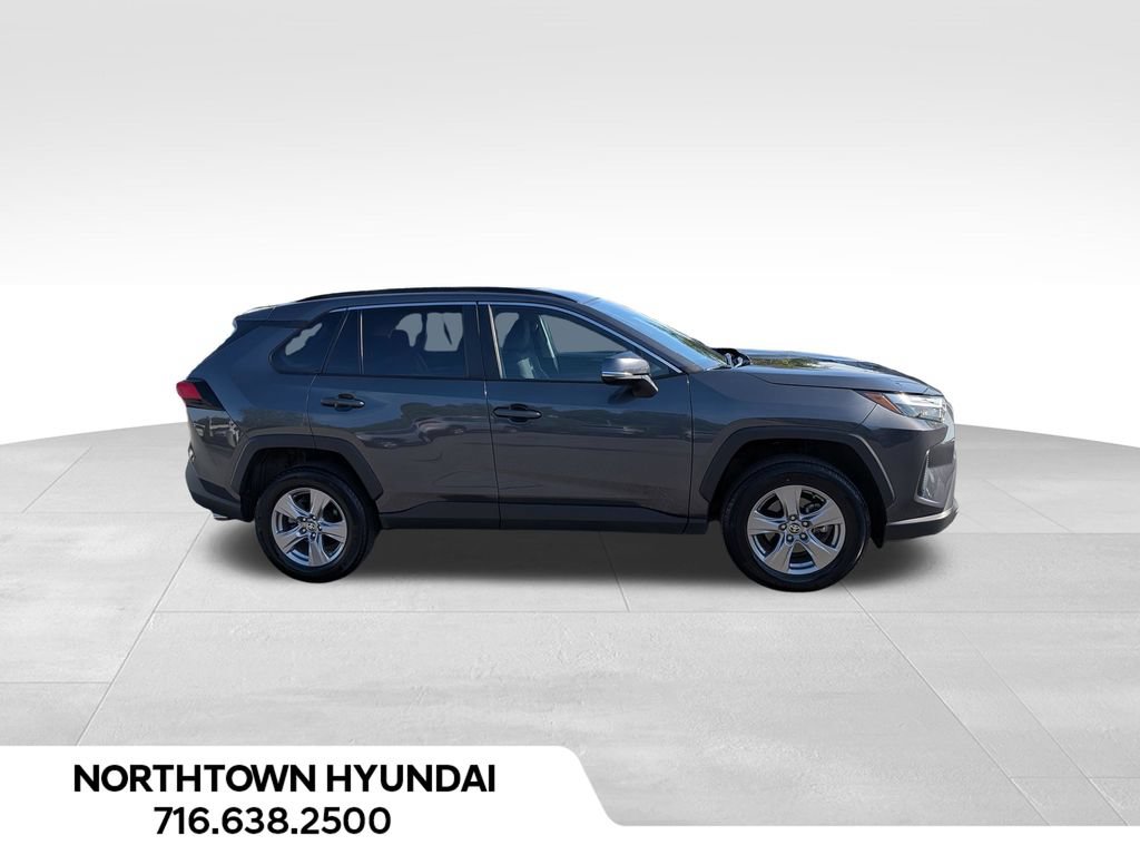 Used 2025 Toyota RAV4 XLE AWD/4WD image 11
