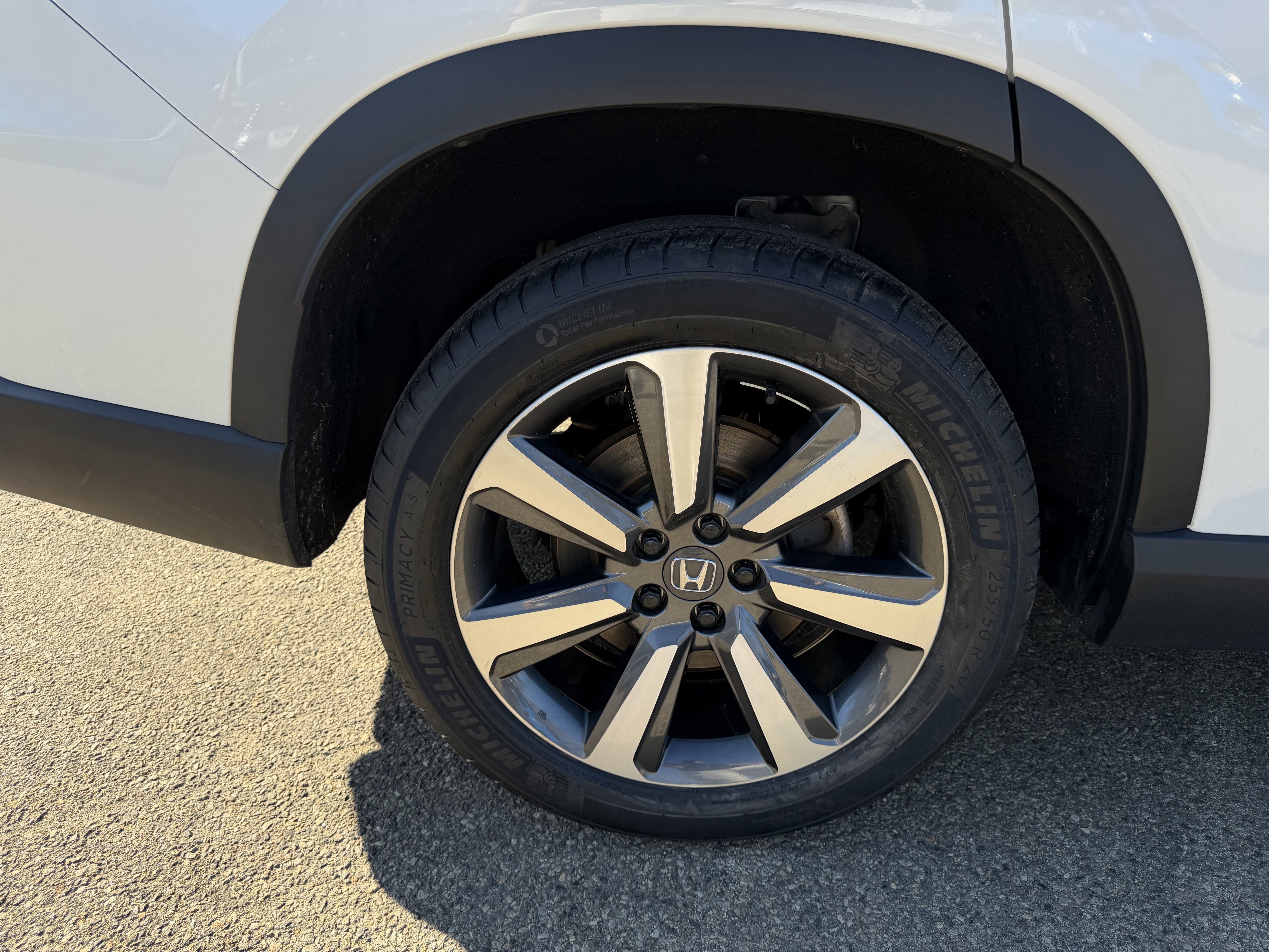 Certified 2024 Honda Pilot Touring image 9