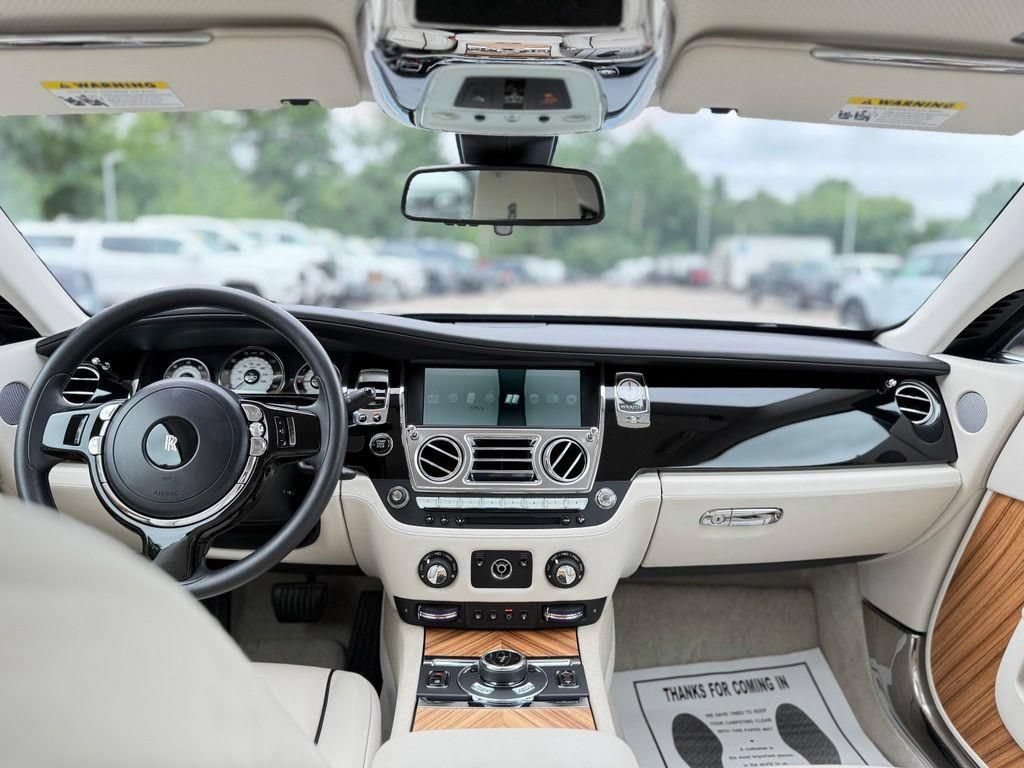 Used 2015 Rolls-Royce Wraith RWD image 40