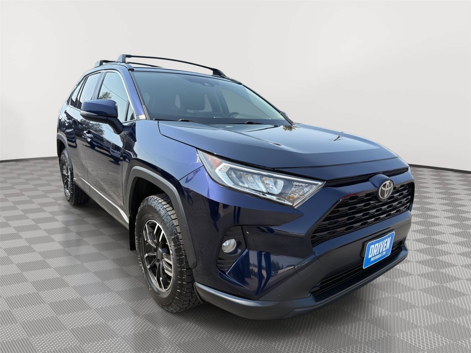 Used 2019 Toyota RAV4 XLE Premium w/ Cold Weather Package AWD/4WD image 3