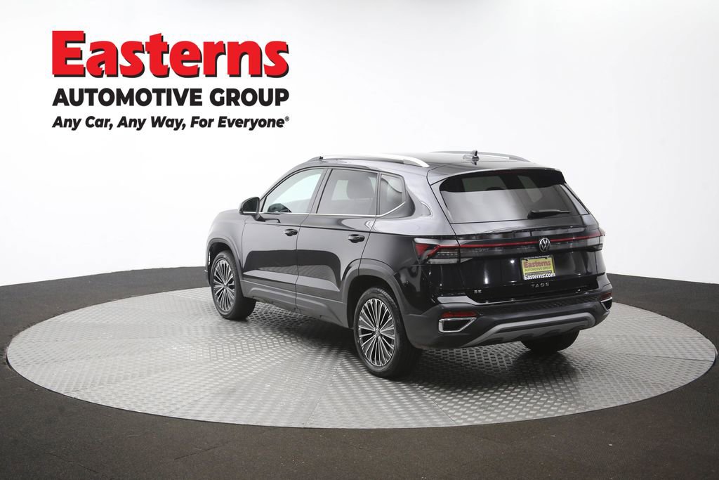 Used 2025 Volkswagen Taos SE FWD image 35