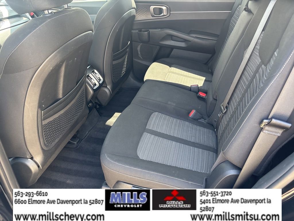 Used 2021 Kia Sorento LX image 12