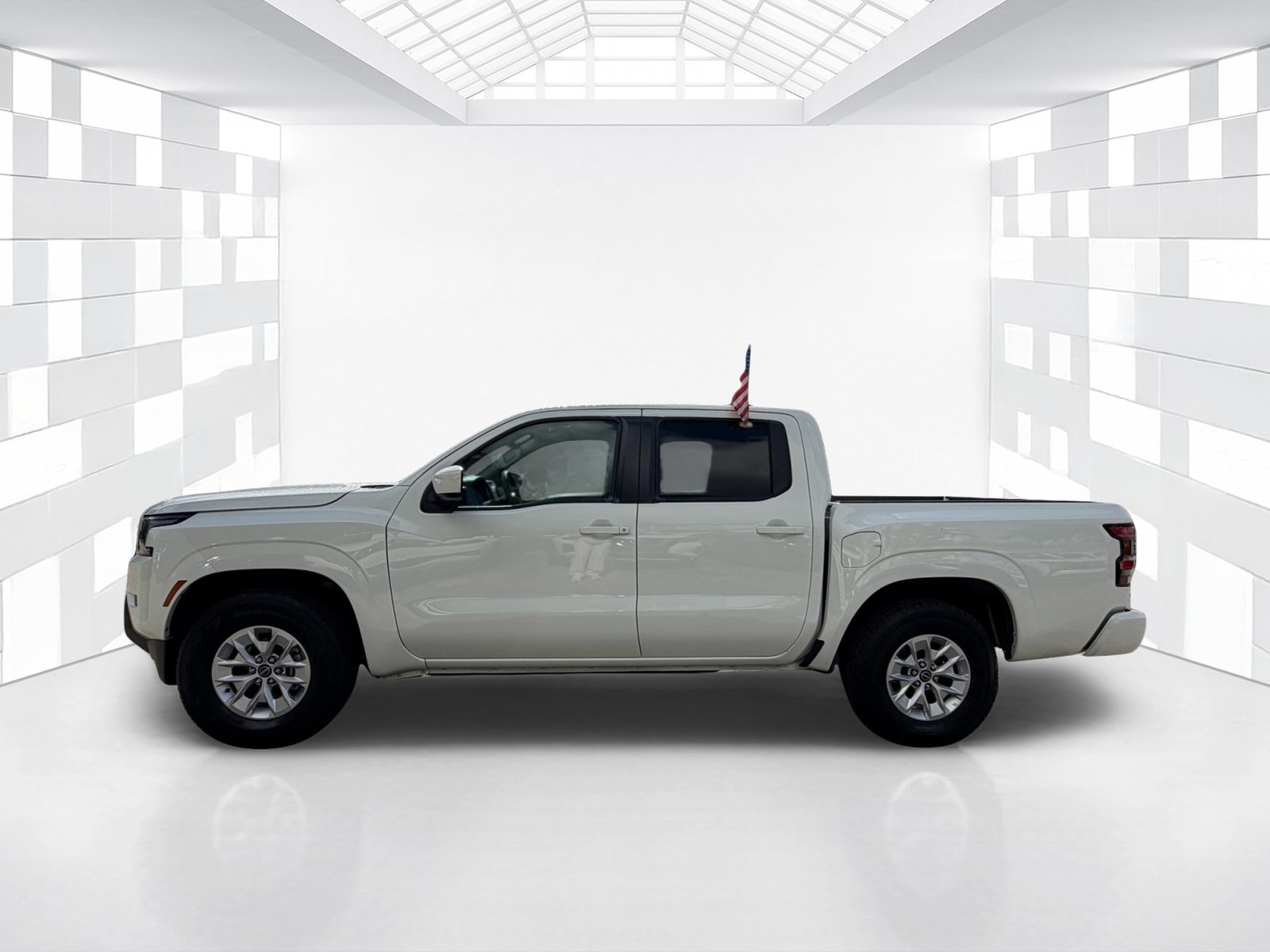 Certified 2024 Nissan Frontier SV RWD image 4