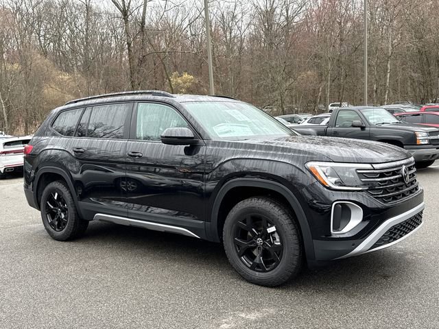 New 2026 Volkswagen Atlas Peak Edition image 2