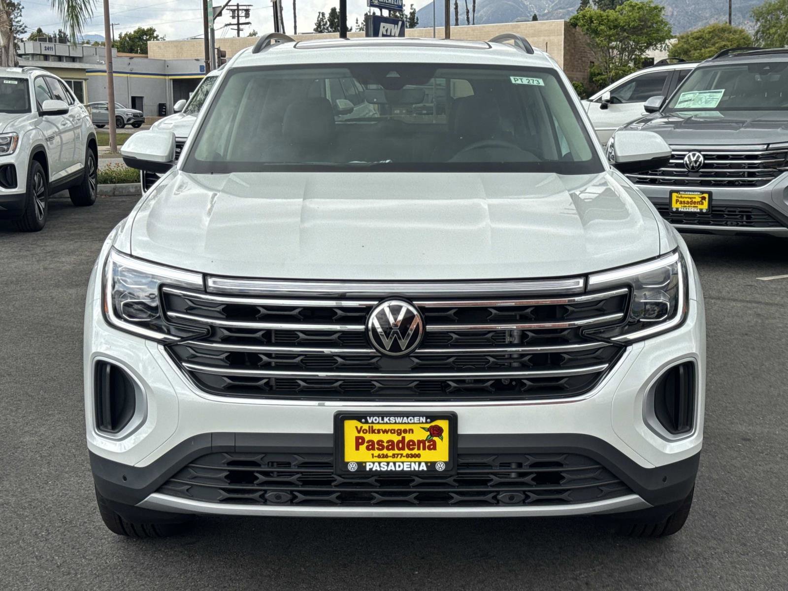 New 2026 Volkswagen Atlas SE FWD image 2