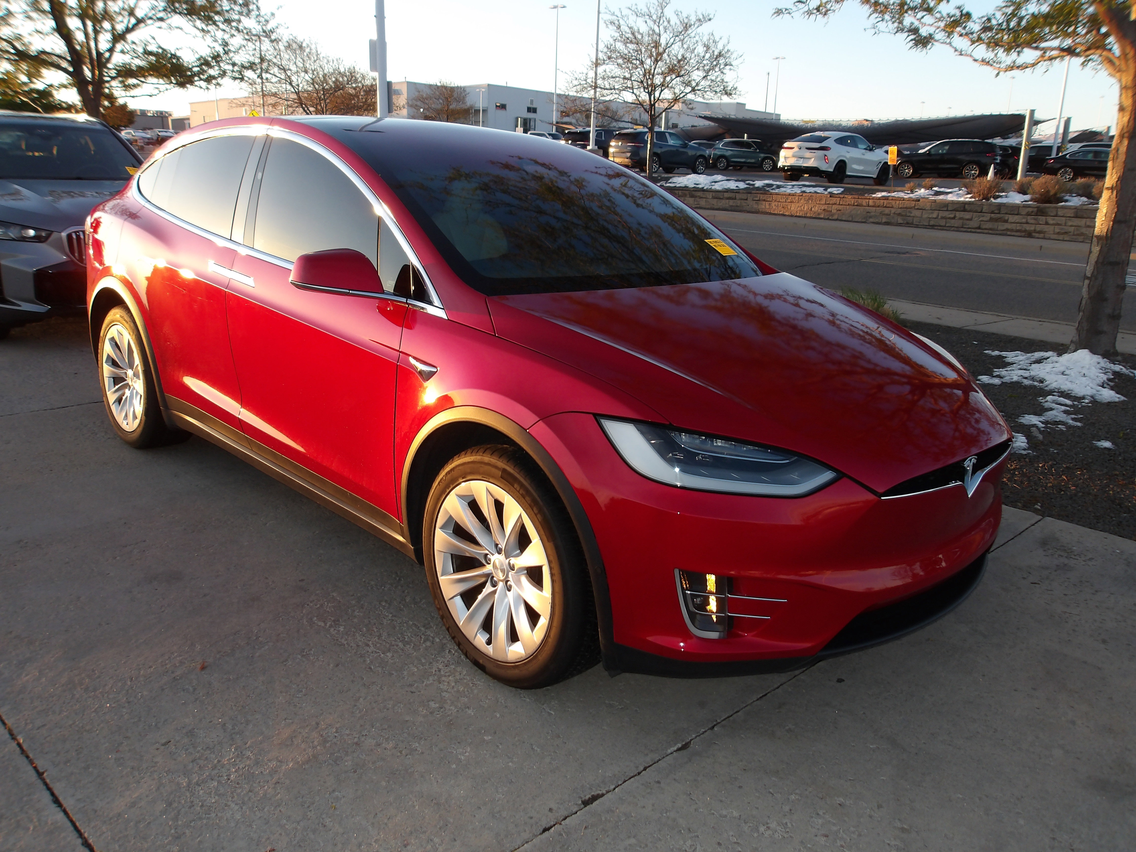 Used 2021 Tesla Model X Long Range AWD/4WD image 2
