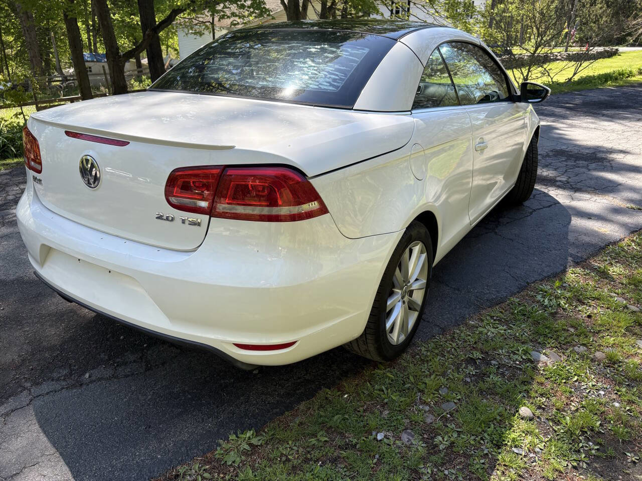 Used 2012 Volkswagen Eos Komfort FWD image 7