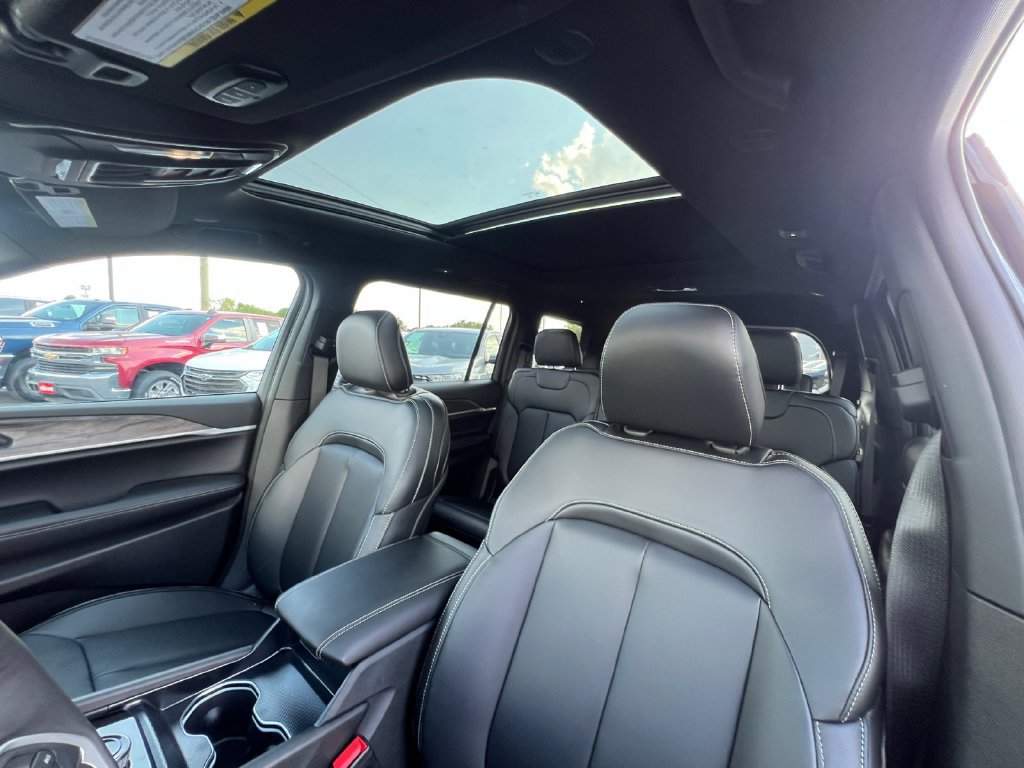 New 2027 Jeep Grand Cherokee L Limited AWD/4WD image 7