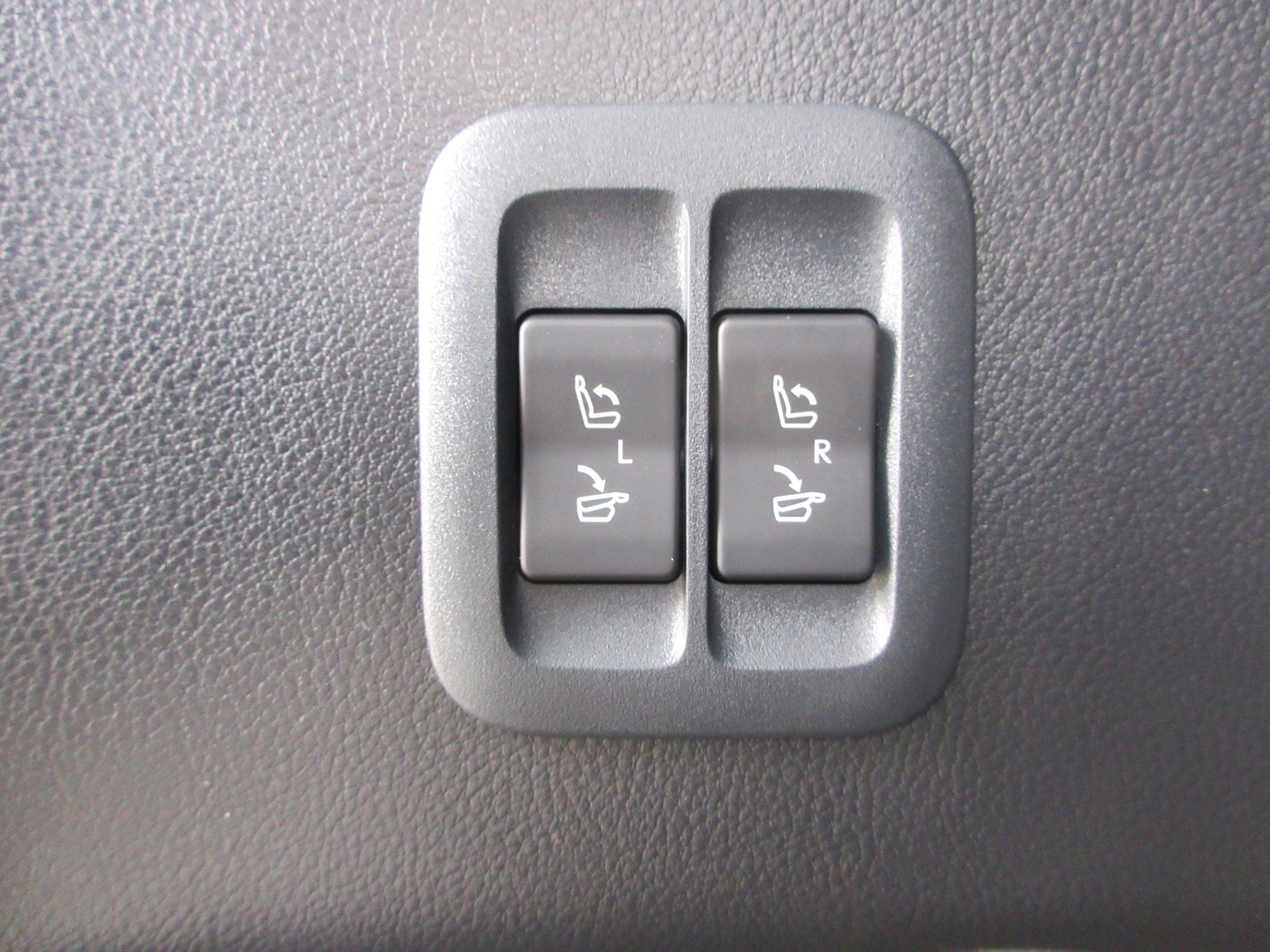 New 2025 Lexus TX 500h AWD image 51