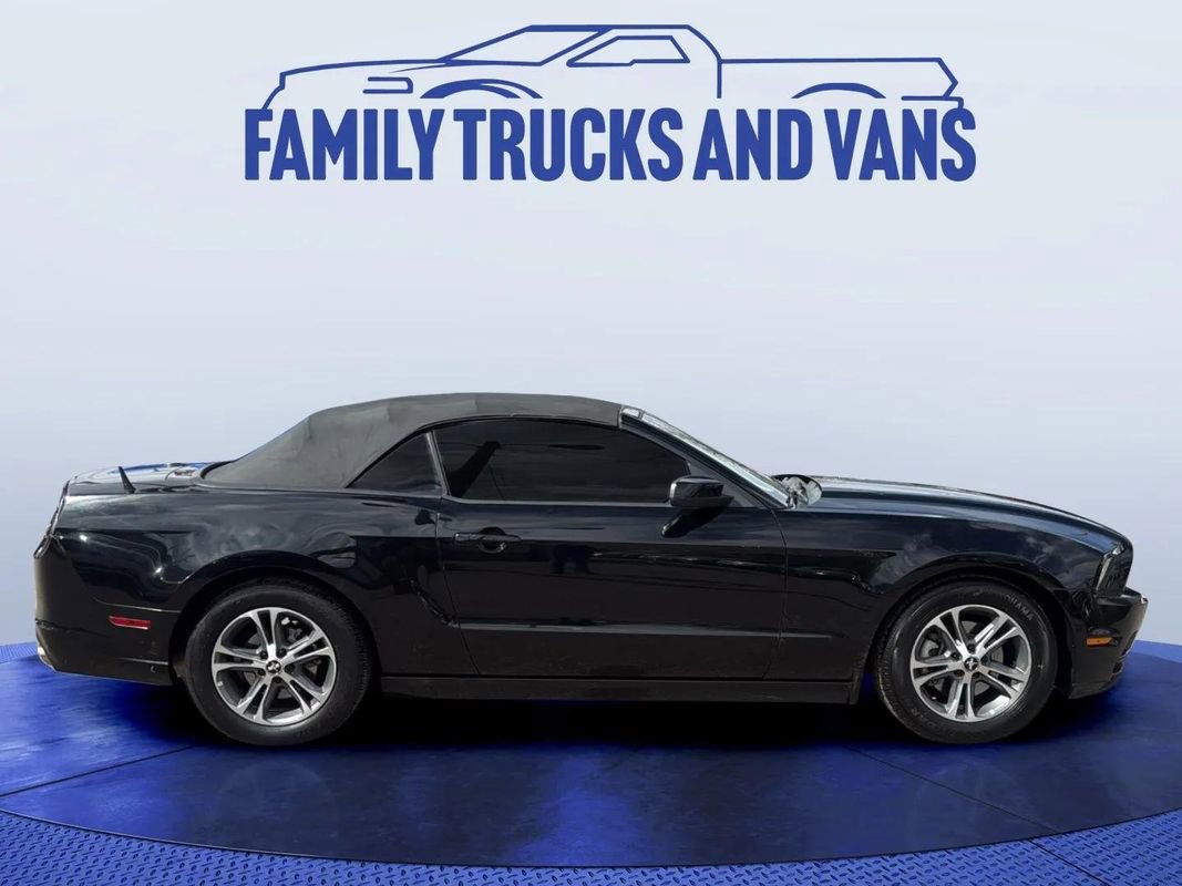 Used 2013 Ford Mustang Premium image 6