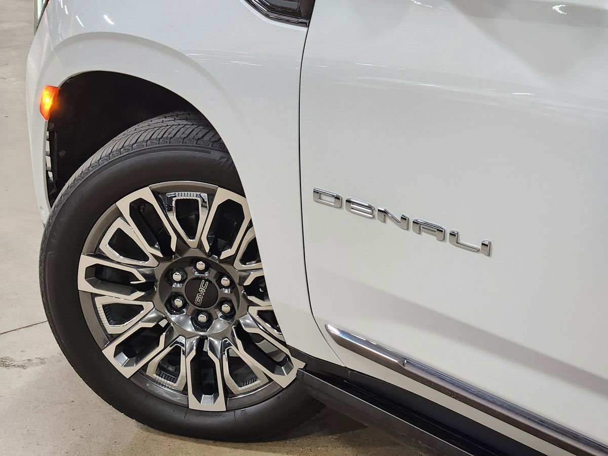 Used 2024 GMC Yukon XL Denali Ultimate AWD/4WD image 23