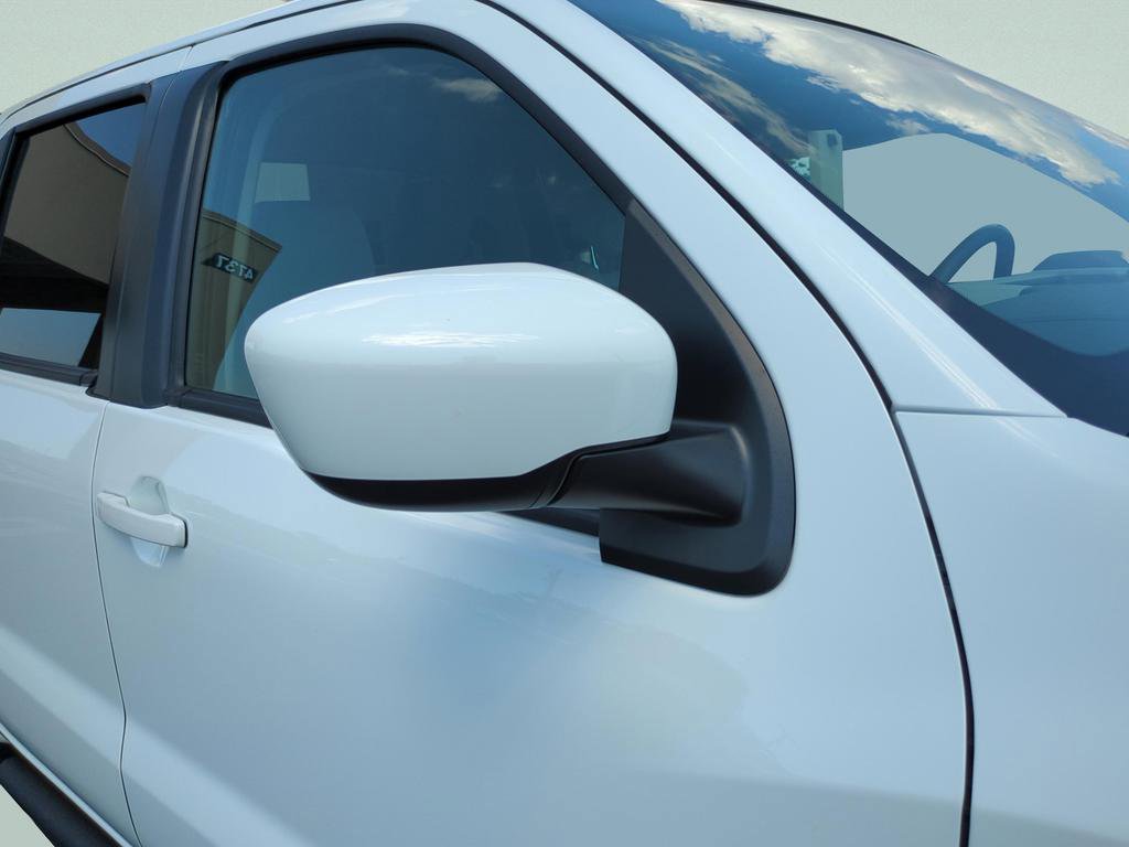 Used 2025 Nissan Frontier SV image 11