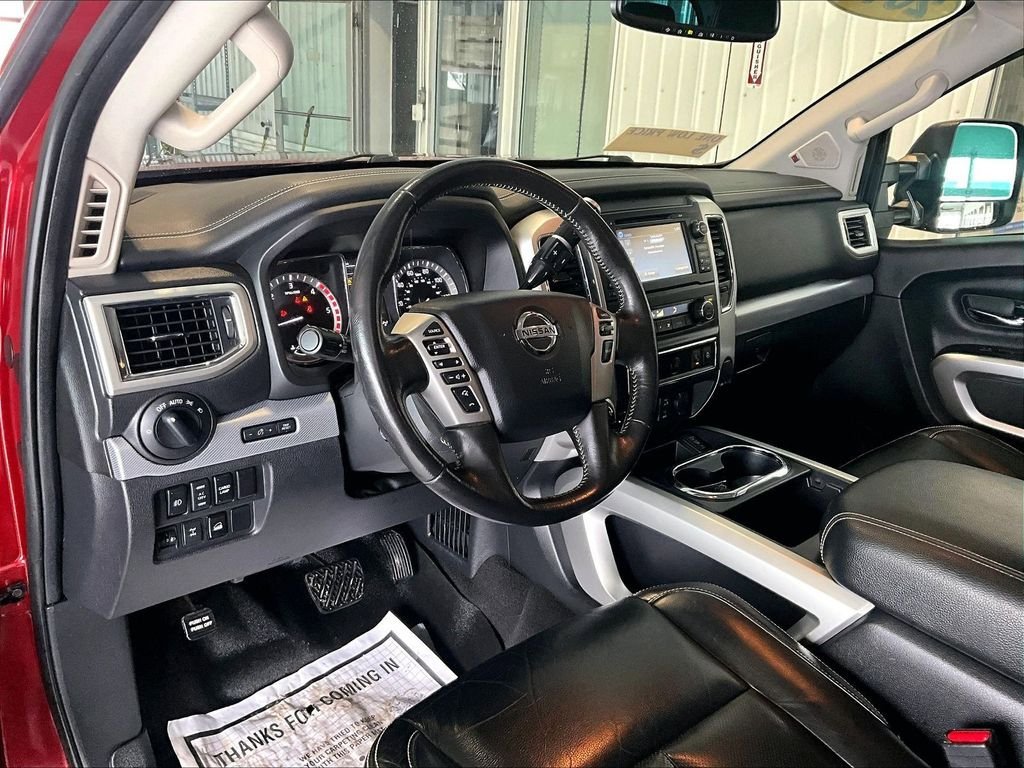 Used 2018 Nissan Titan PRO-4X w/ Pro-4x Convenience Package AWD/4WD image 8