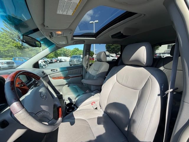 Used 2005 Toyota Sienna XLE Limited AWD/4WD image 11