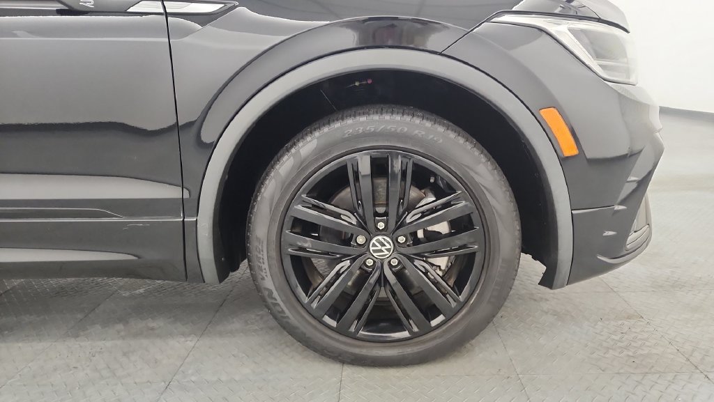 Used 2022 Volkswagen Tiguan SE R-Line AWD/4WD image 24