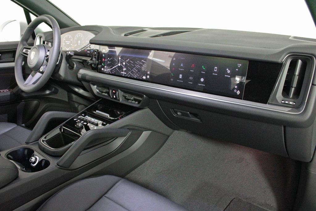 Certified 2025 Porsche Cayenne image 35