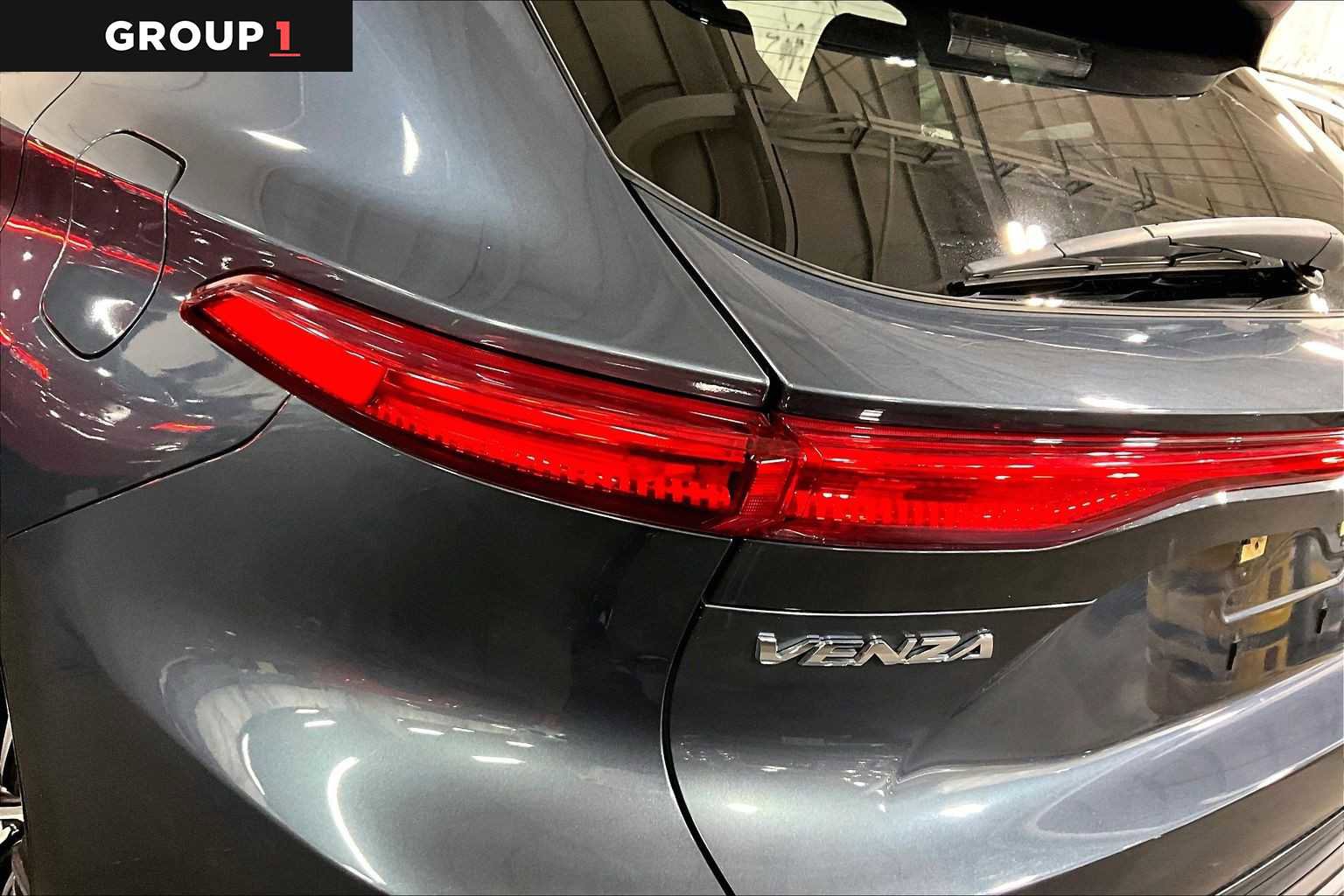 Certified 2021 Toyota Venza LE image 28