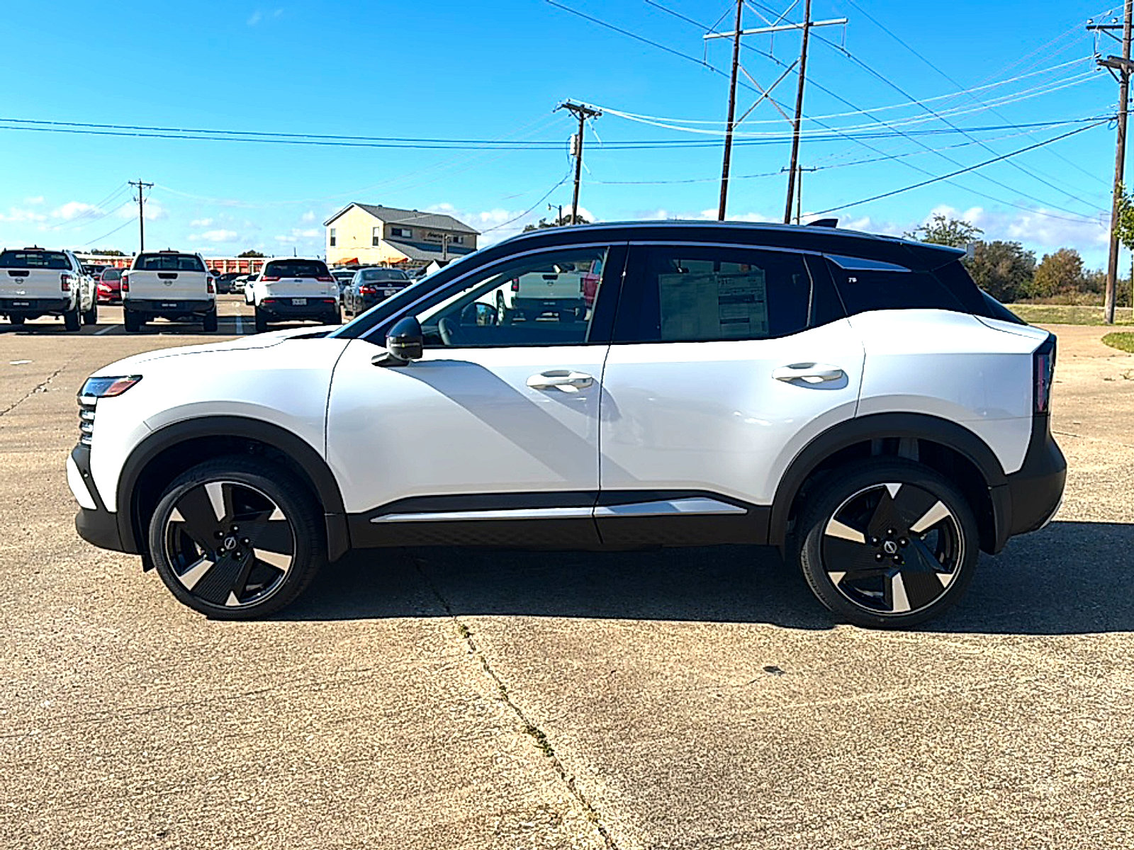 New 2026 Nissan Kicks SR w/ Cold Weather Package image 5