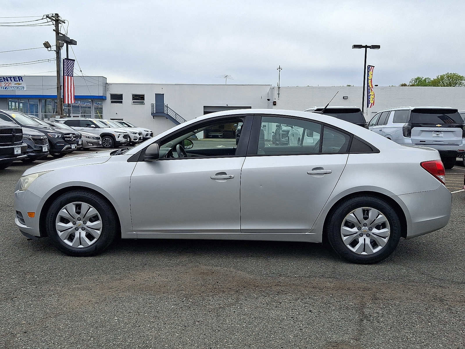Used 2013 Chevrolet Cruze LS FWD image 4