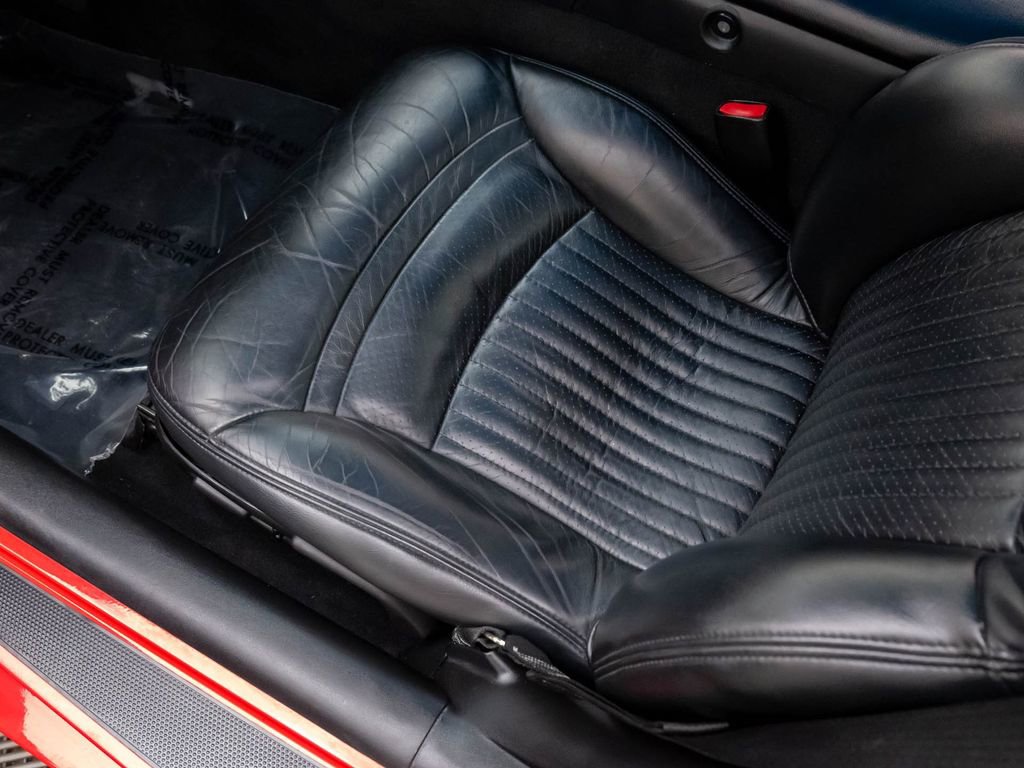 Used 2001 Chevrolet Corvette Coupe w/ Preferred Equipment Group1 image 17