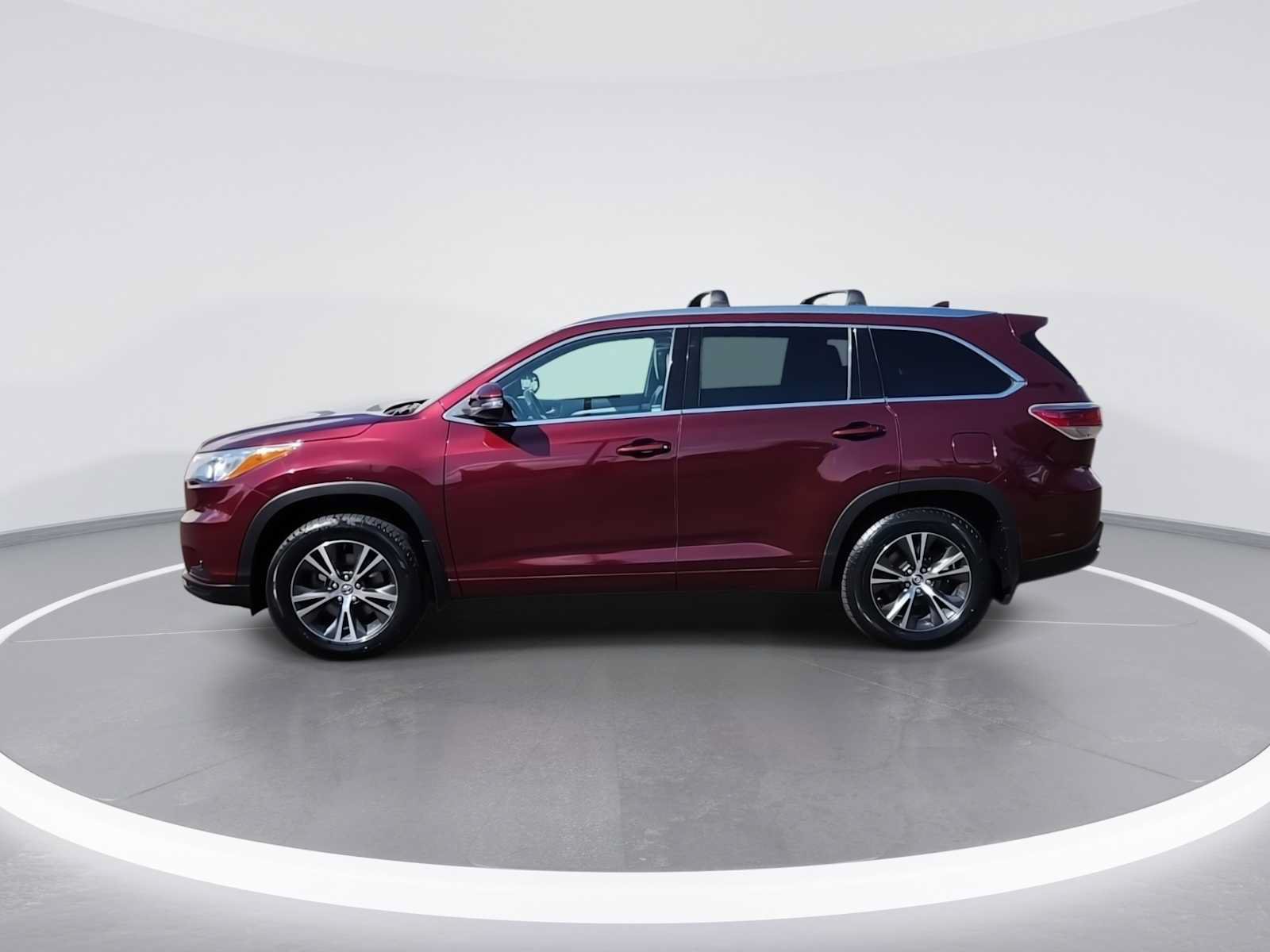 Used 2016 Toyota Highlander XLE AWD/4WD image 5