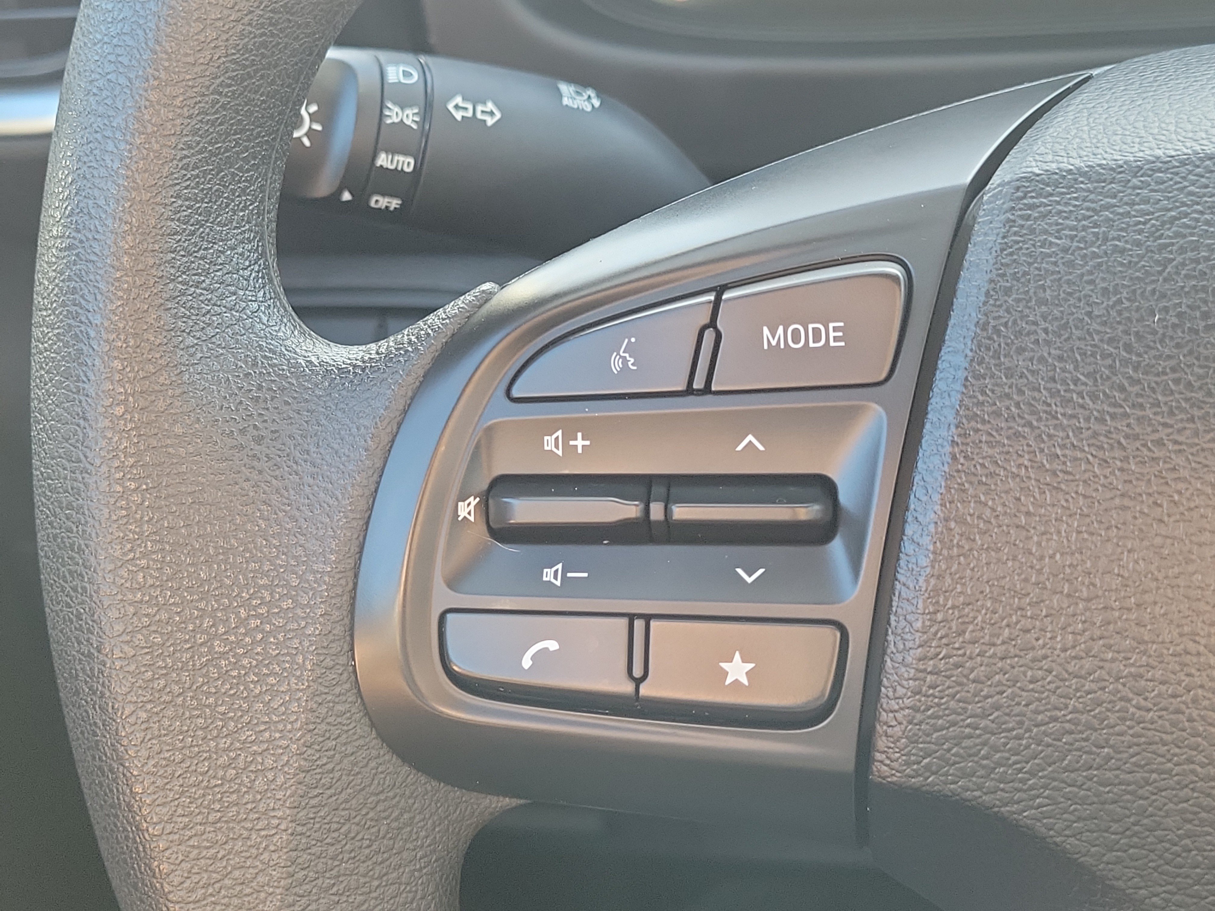 Used 2026 Hyundai Venue SE FWD image 21