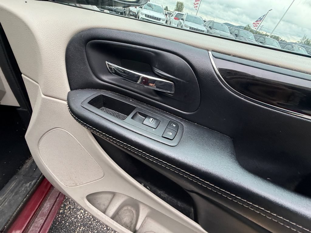 Used 2019 Dodge Grand Caravan SXT FWD image 33