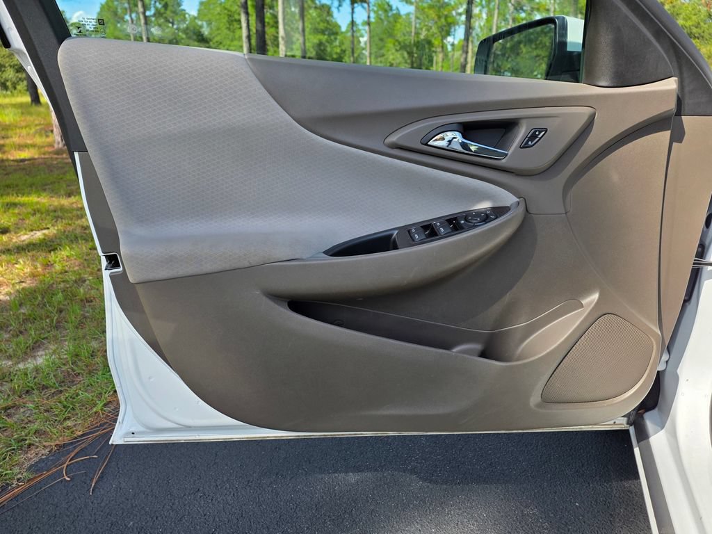 Used 2025 Chevrolet Malibu LT FWD image 11