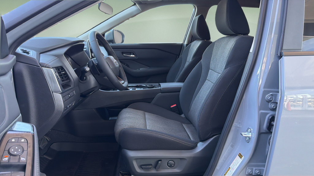 New 2026 Nissan Rogue SV AWD/4WD image 18