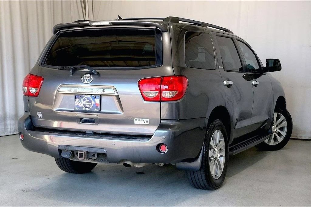 Used 2016 Toyota Sequoia Limited w/ Safety & Convenience Package RWD image 7