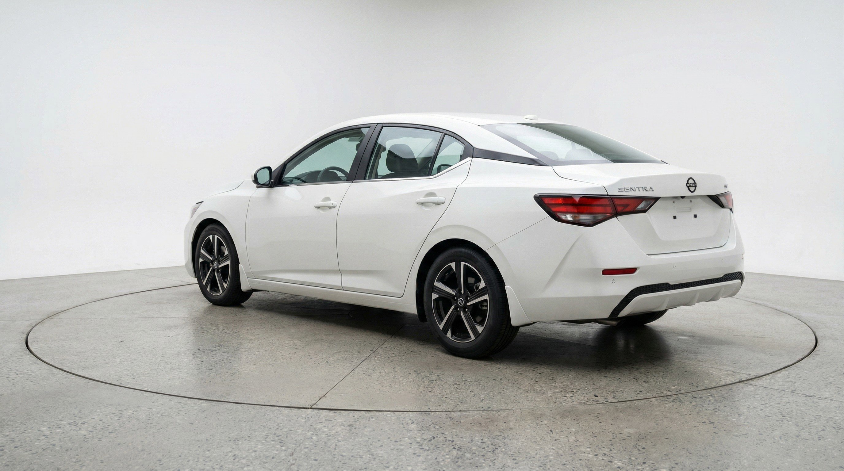 Used 2025 Nissan Sentra SV image 6