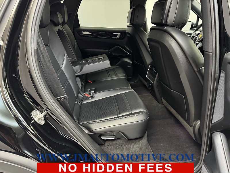 Used 2021 Porsche Cayenne image 18