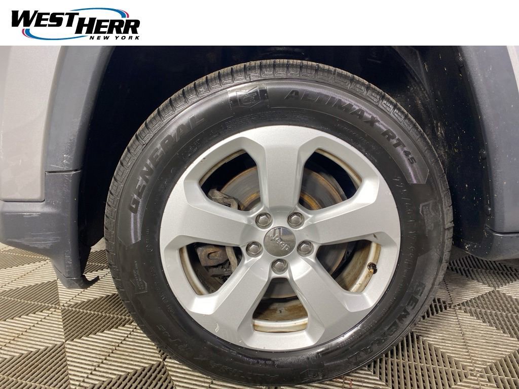 Used 2018 Jeep Compass Latitude AWD/4WD image 9