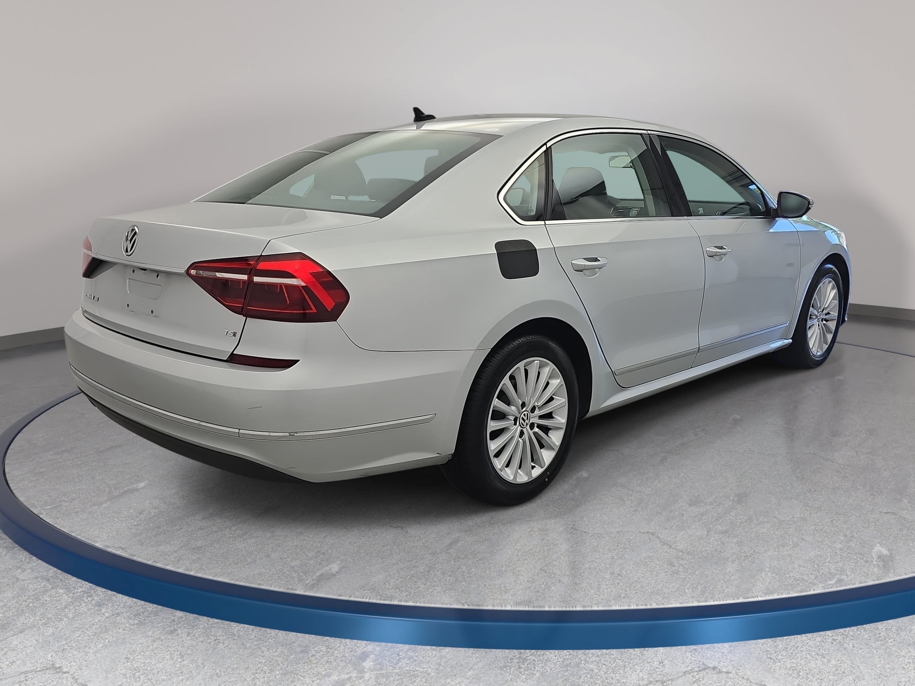 Used 2017 Volkswagen Passat 1.8T SE FWD image 5