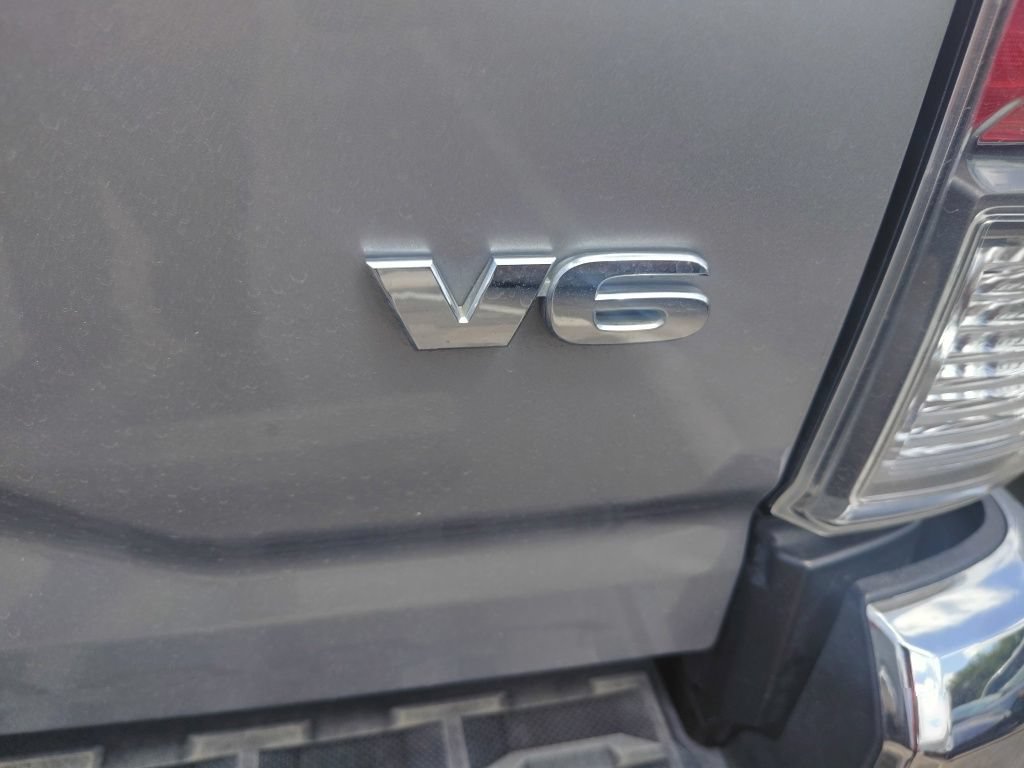 Certified 2020 Toyota Tacoma TRD Off-Road AWD/4WD image 9