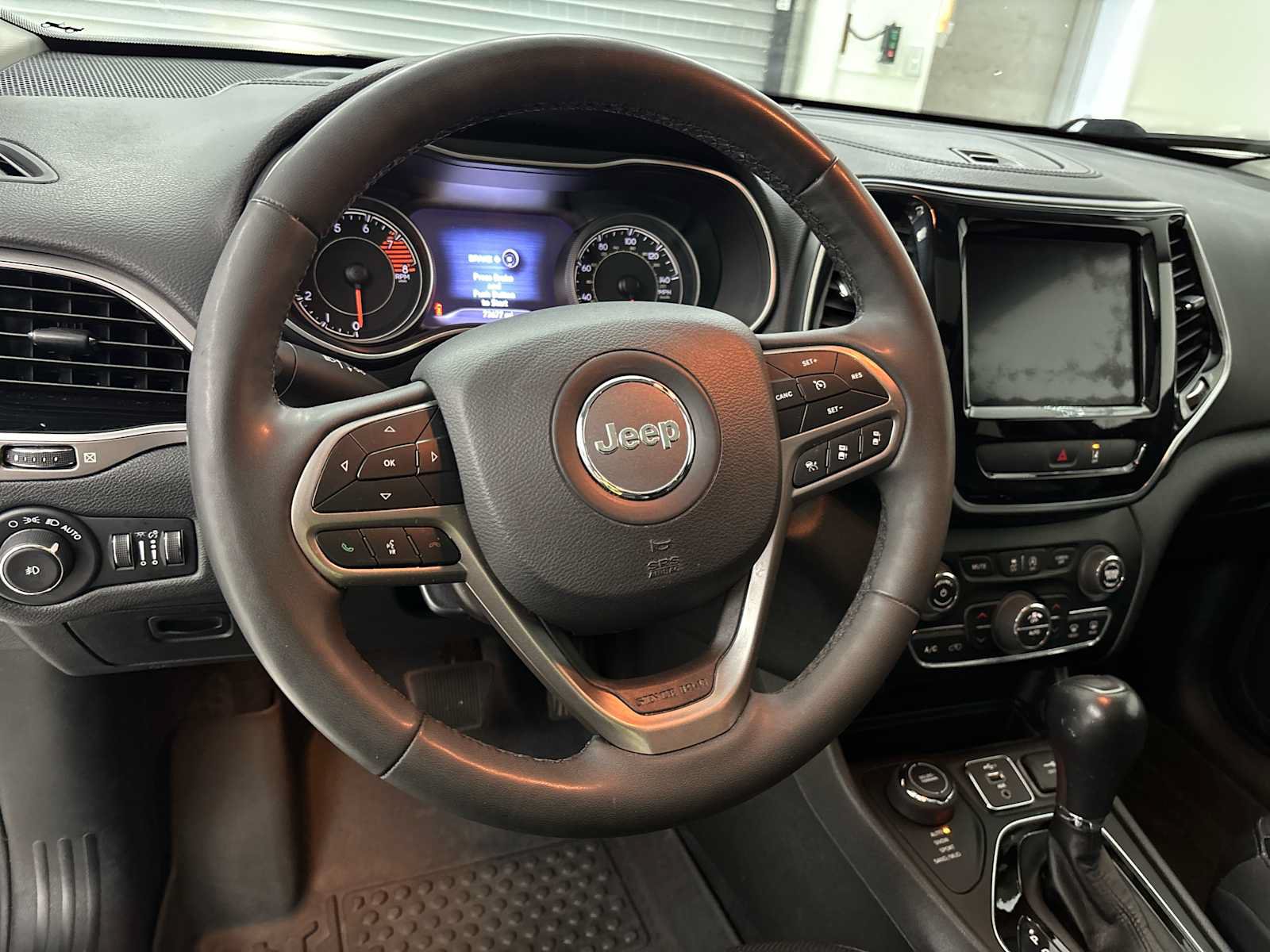 Used 2022 Jeep Cherokee Limited w/ Elite Package AWD/4WD image 11