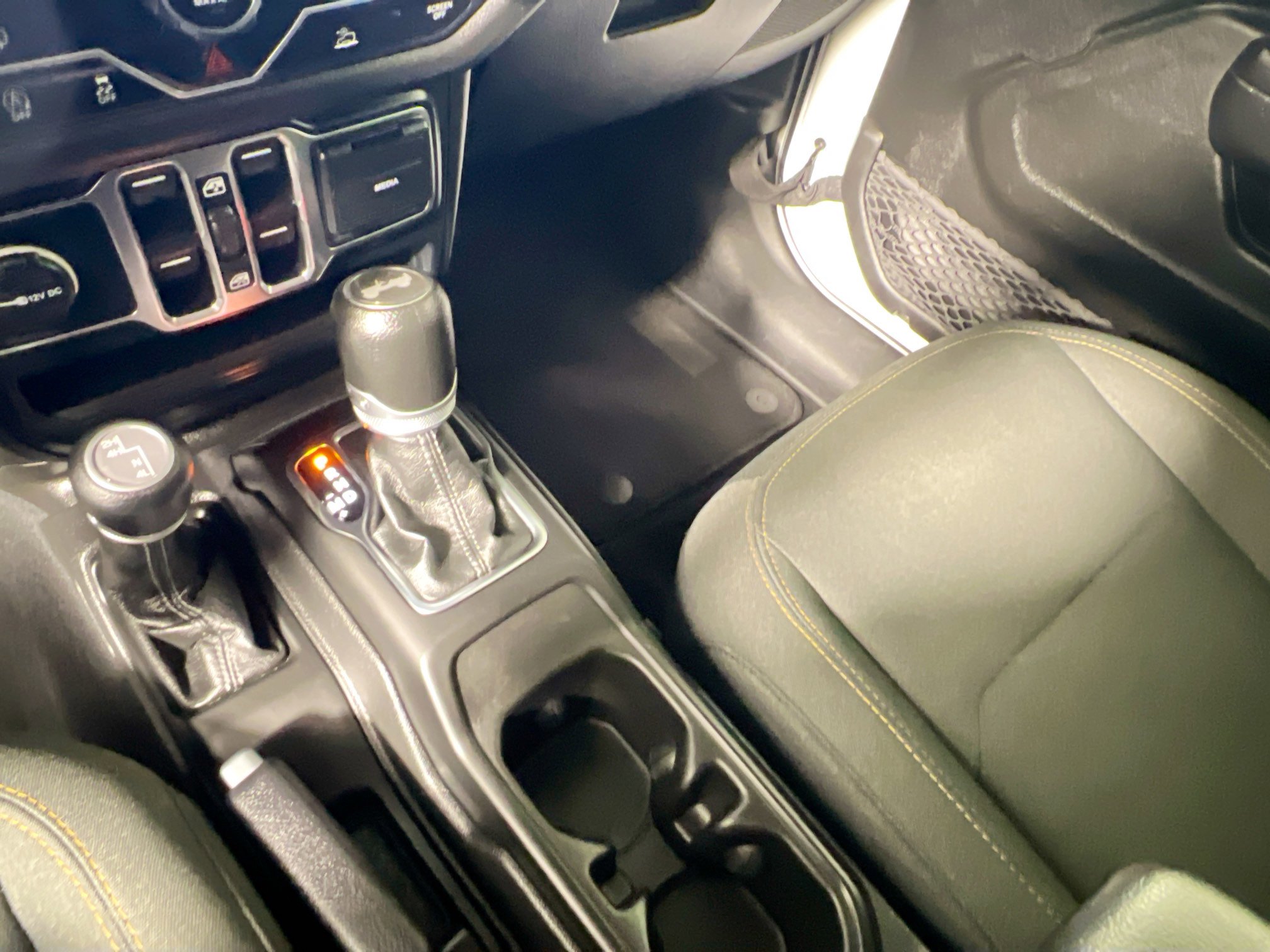 Used 2024 Jeep Wrangler Sport S AWD/4WD image 25