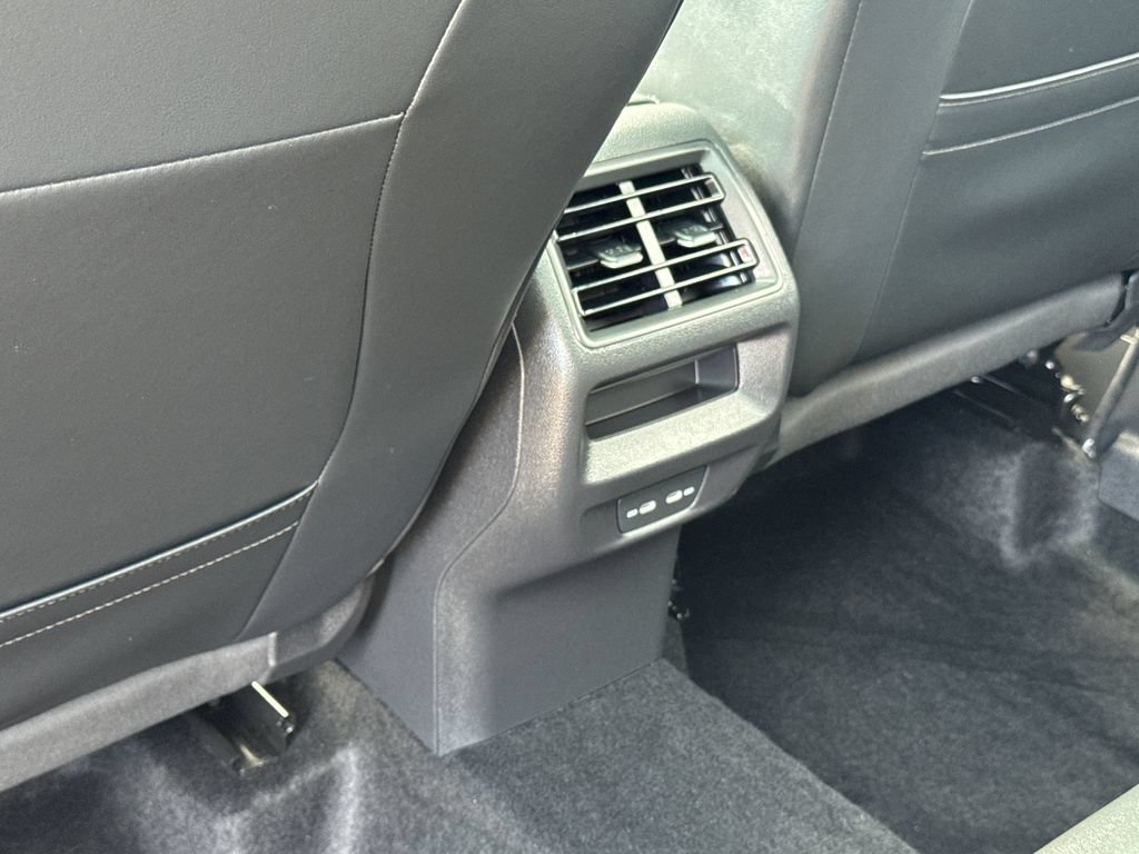 Used 2026 Volkswagen Tiguan SE R-Line AWD/4WD image 39