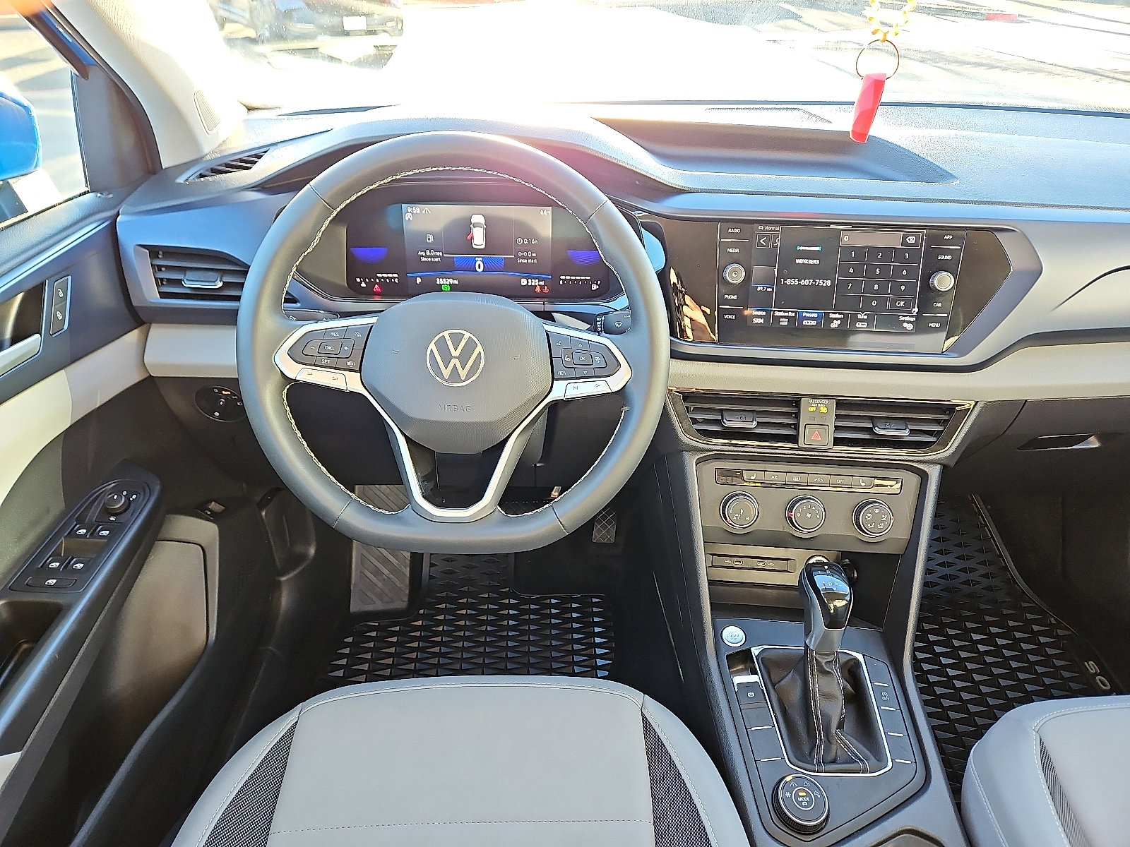 Certified 2022 Volkswagen Taos SE image 6