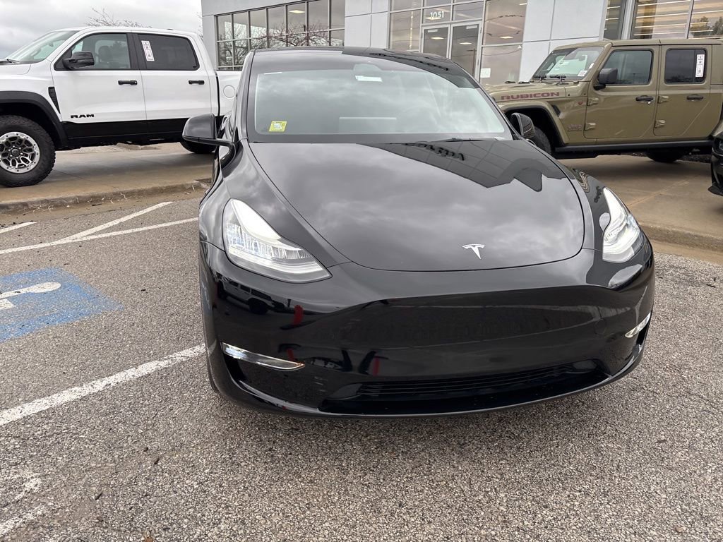 Used 2023 Tesla Model Y Long Range image 9