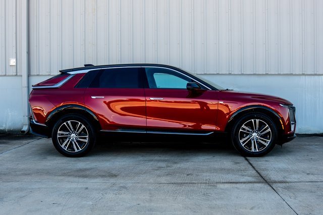 New 2026 Cadillac Lyriq Luxury image 8