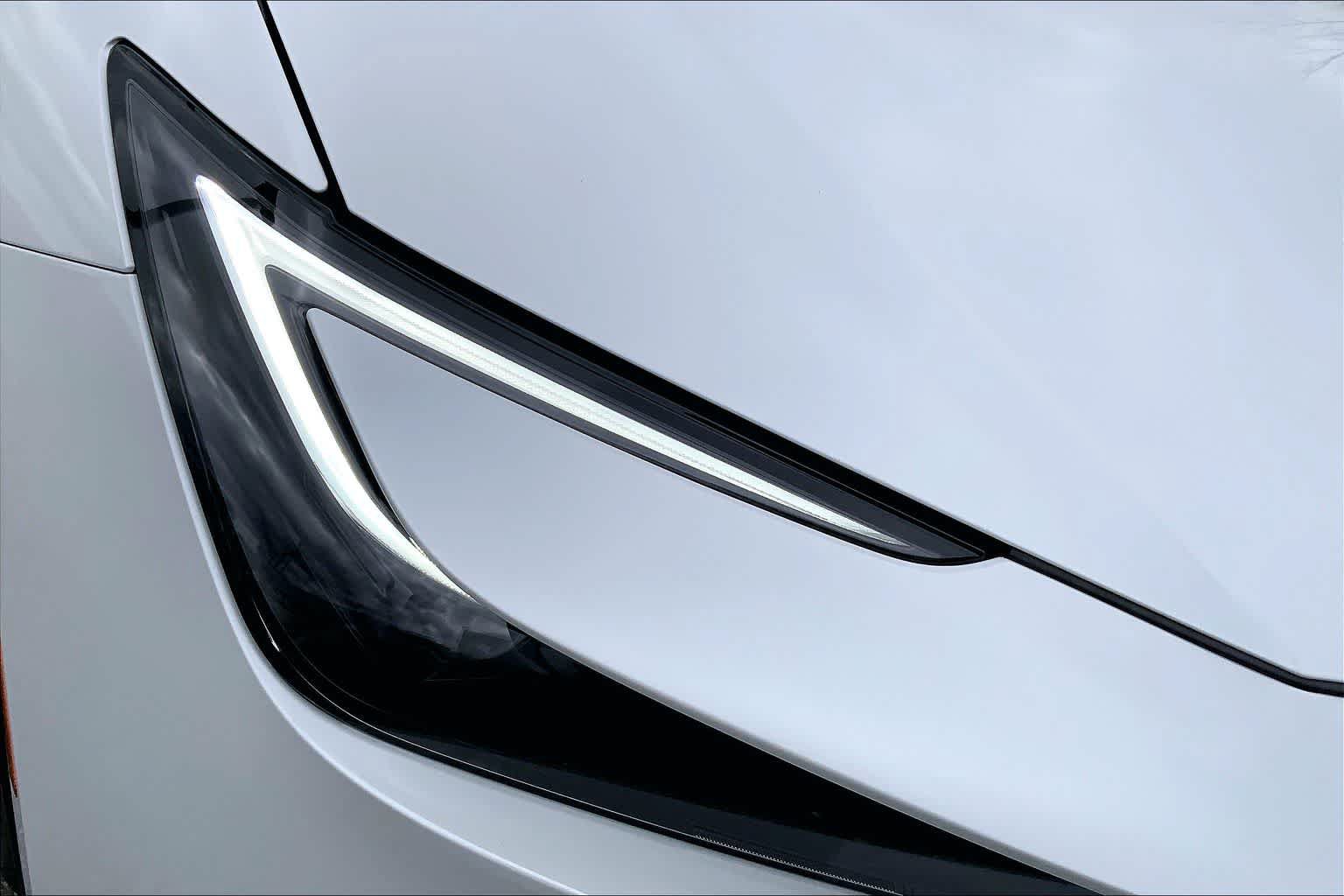New 2026 Toyota Prius Plug-In Hybrid FWD image 13